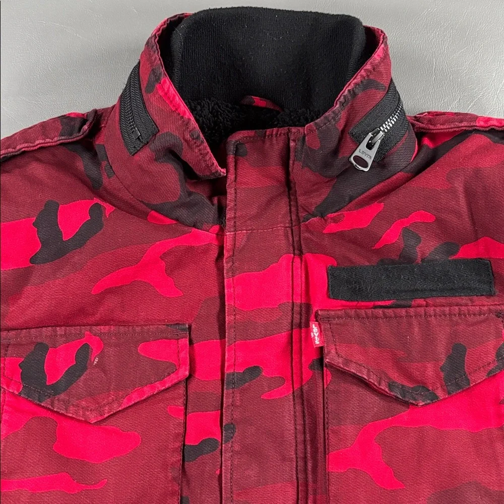 Levi's Men's Sherpa Lined Field Coat Red Camo Size Small
